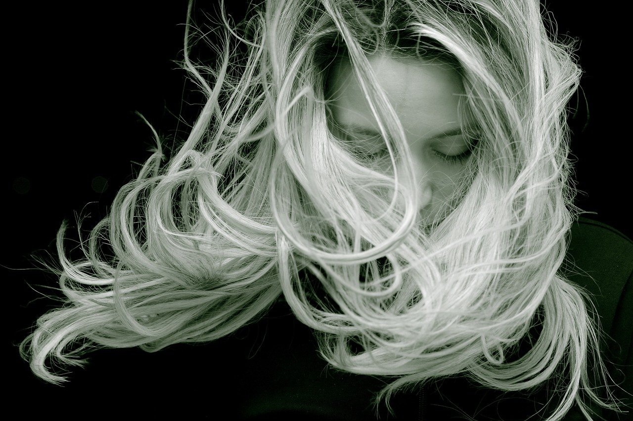 Tips to Maintaining Healthy and Good Looking Hair